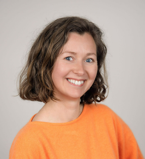 Portrait de Fanny Cardon, experte coach colorimétrie