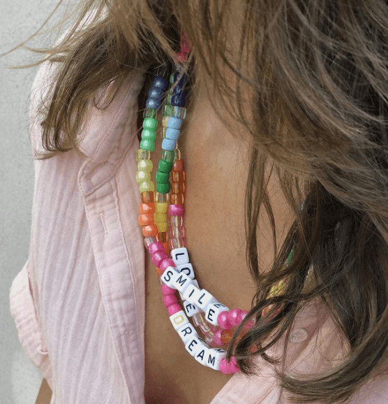 Colliers colorés